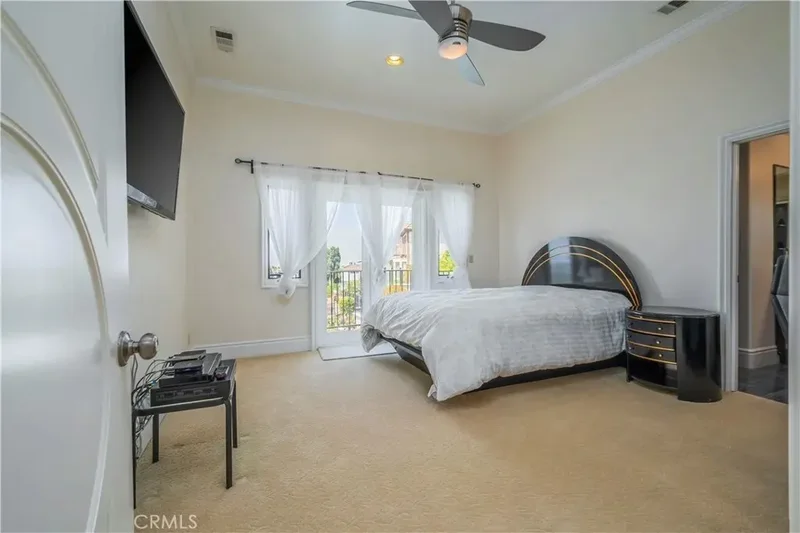 Single Family Residence in Whittier