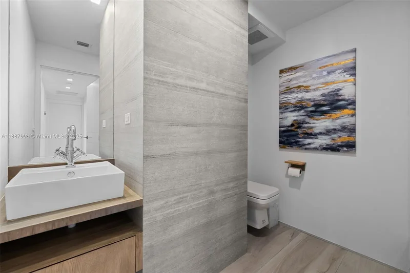 1330 West Ave 3407, Miami Beach, Florida, United States. - Photo 16