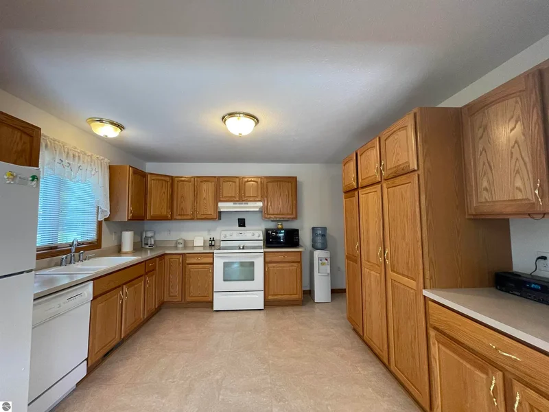 5685 Shirley Ann Drive, Harrison, MI 48625, Harrison, Michigan, United States. - Photo 79
