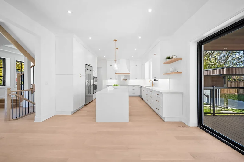 118 Warwood Rd, Toronto, ON M9B 5B7, Toronto, Ontario, Canada. - Photo 3