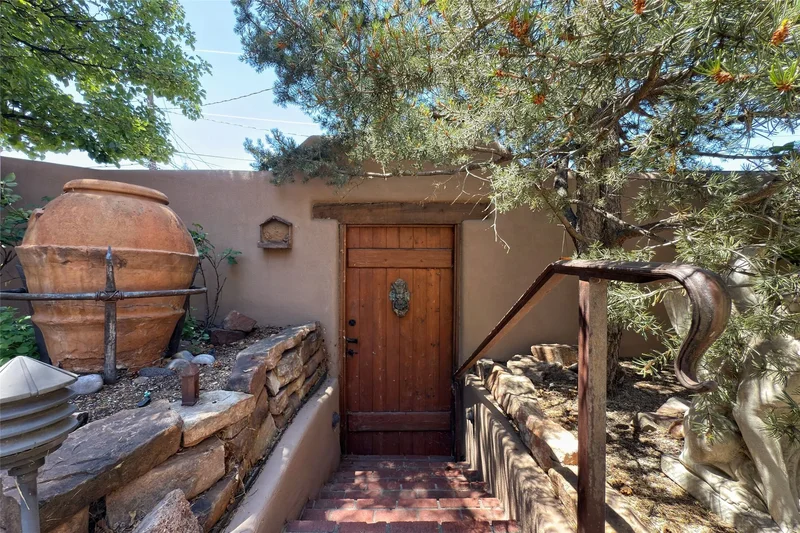 517 Paseo De Peralta , Santa Fe, NM 87501, Santa Fe, New Mexico, United States. - Photo 11