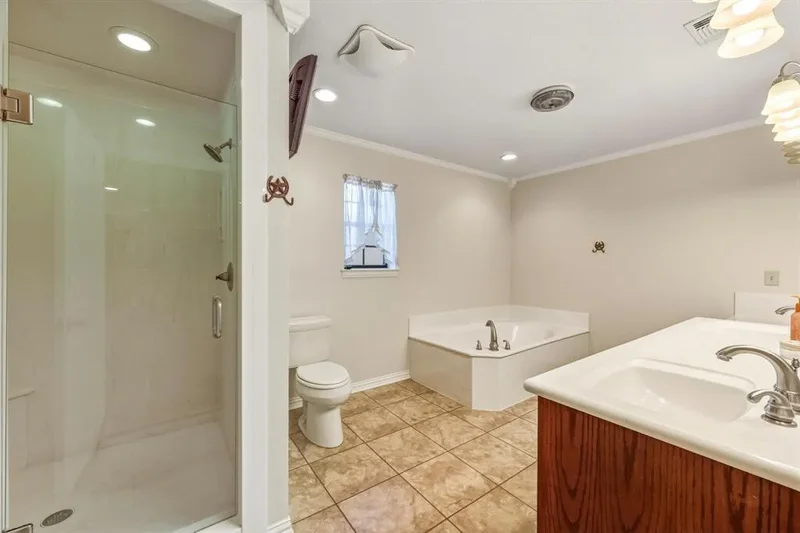 904 County Road 3341, Paradise, Texas, United States. - Photo 17