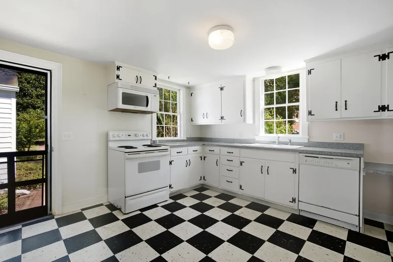 206 W Eden St , Edenton, NC 27932, Edenton, North Carolina, United States. - Photo 26