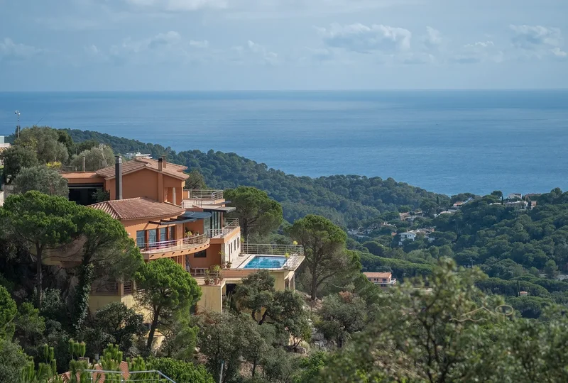 Luxury villa with sea views