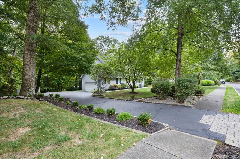 4 Nicole Way, Spring Valley, NY 10977, Spring Valley, New York, United States. - Photo 5
