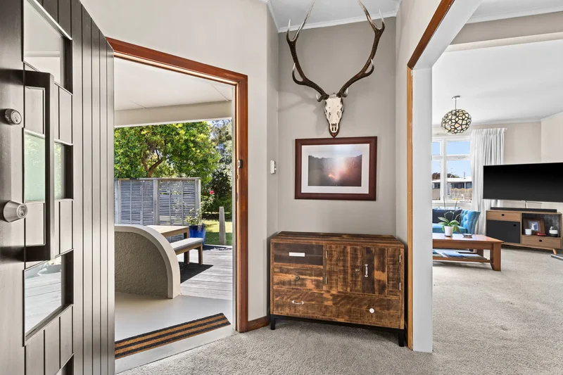 101 Guppy Road Taradale, Napier, HKB 4112, Napier, Hawke's Bay, New Zealand. - Photo 6