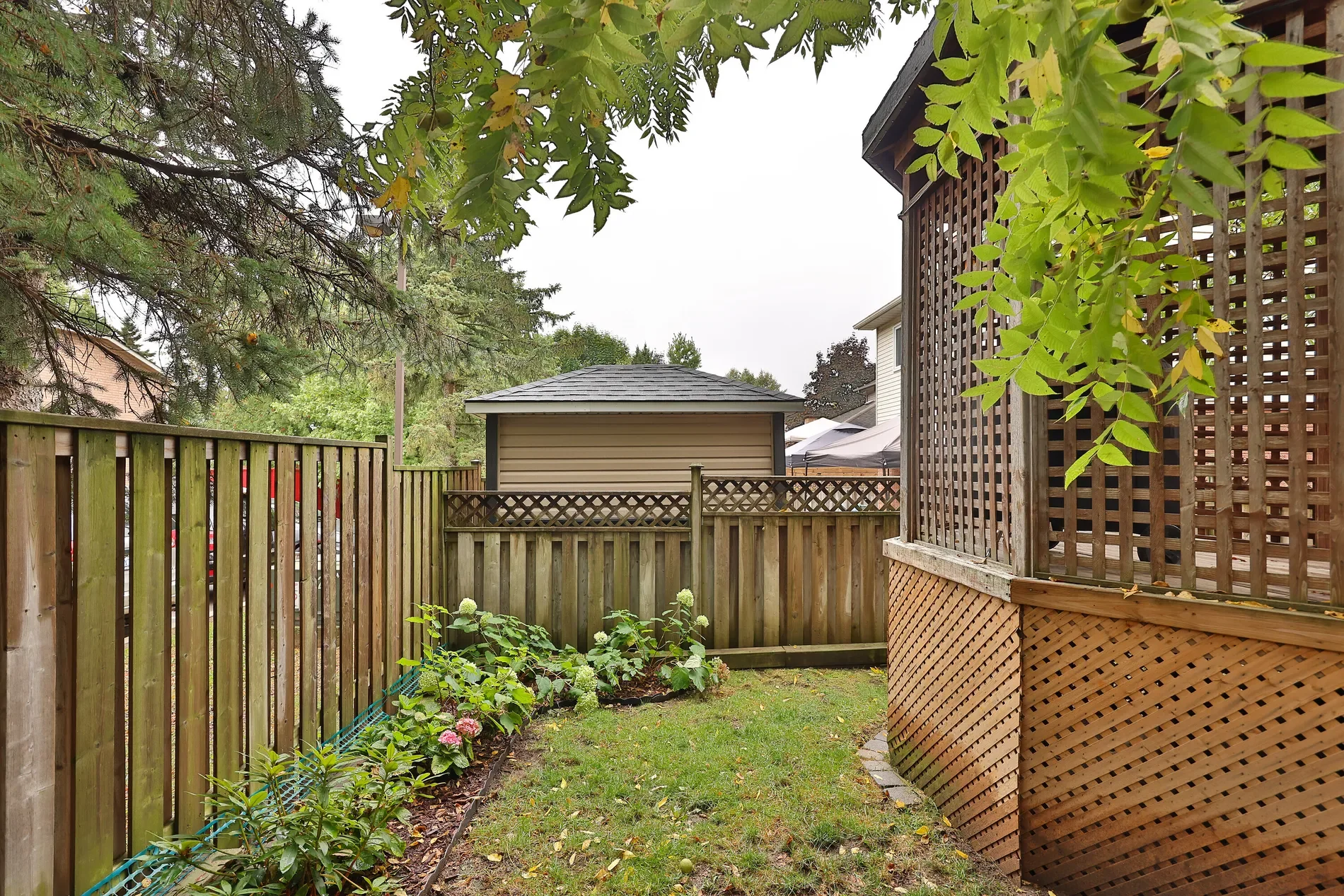 Exterior photo 7