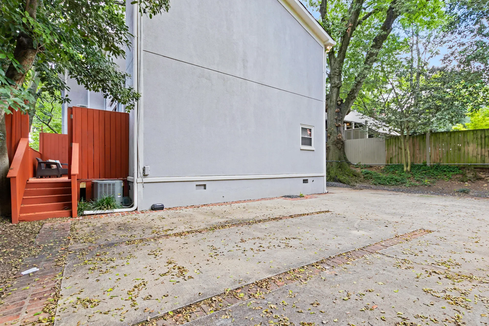 Exterior photo 10