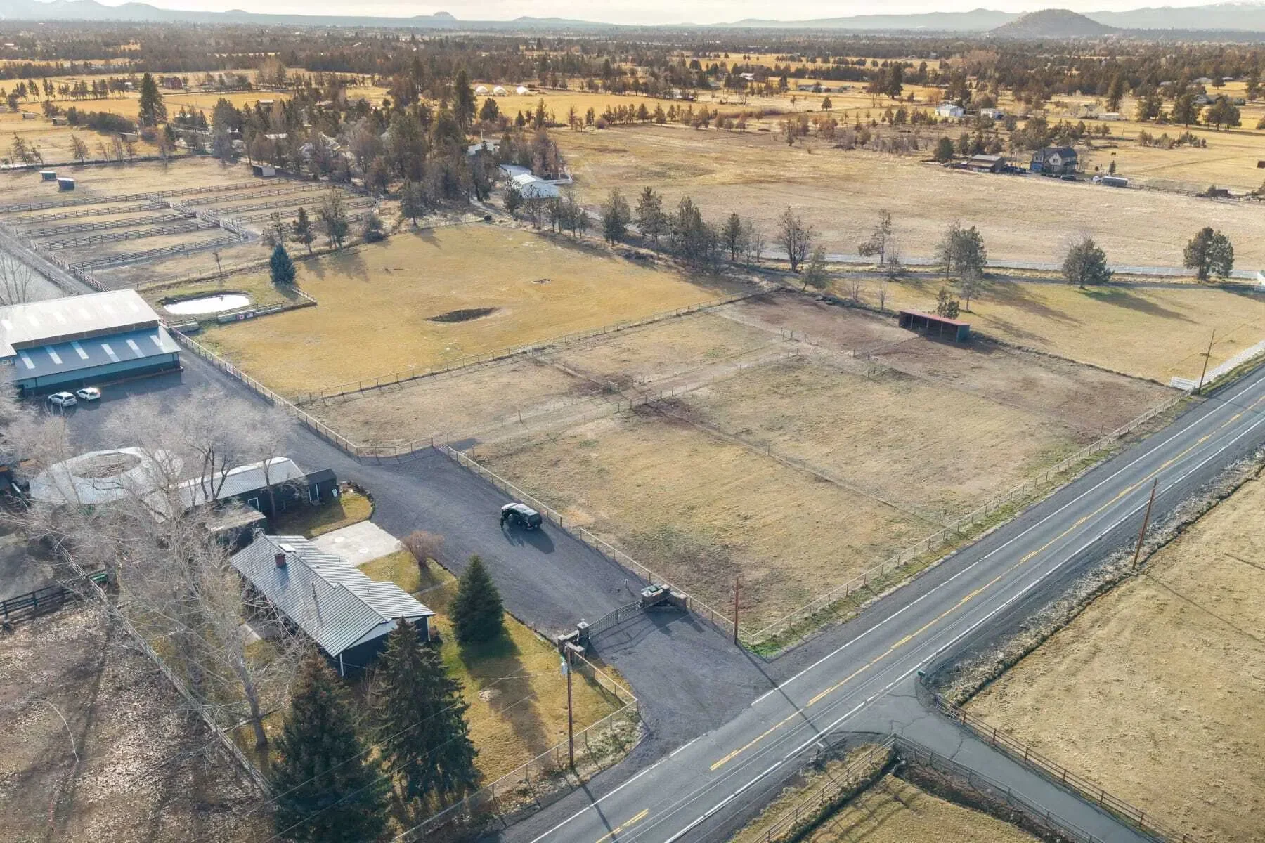 22333 Nelson Road , Bend, OR 97701, Bend, Oregon, United States. - Photo 37