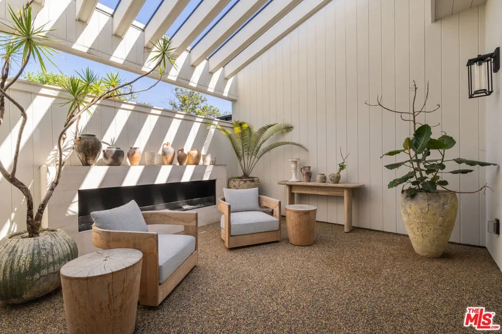 455 N Bundy Drive, Los Angeles, California, United States. - Photo 13