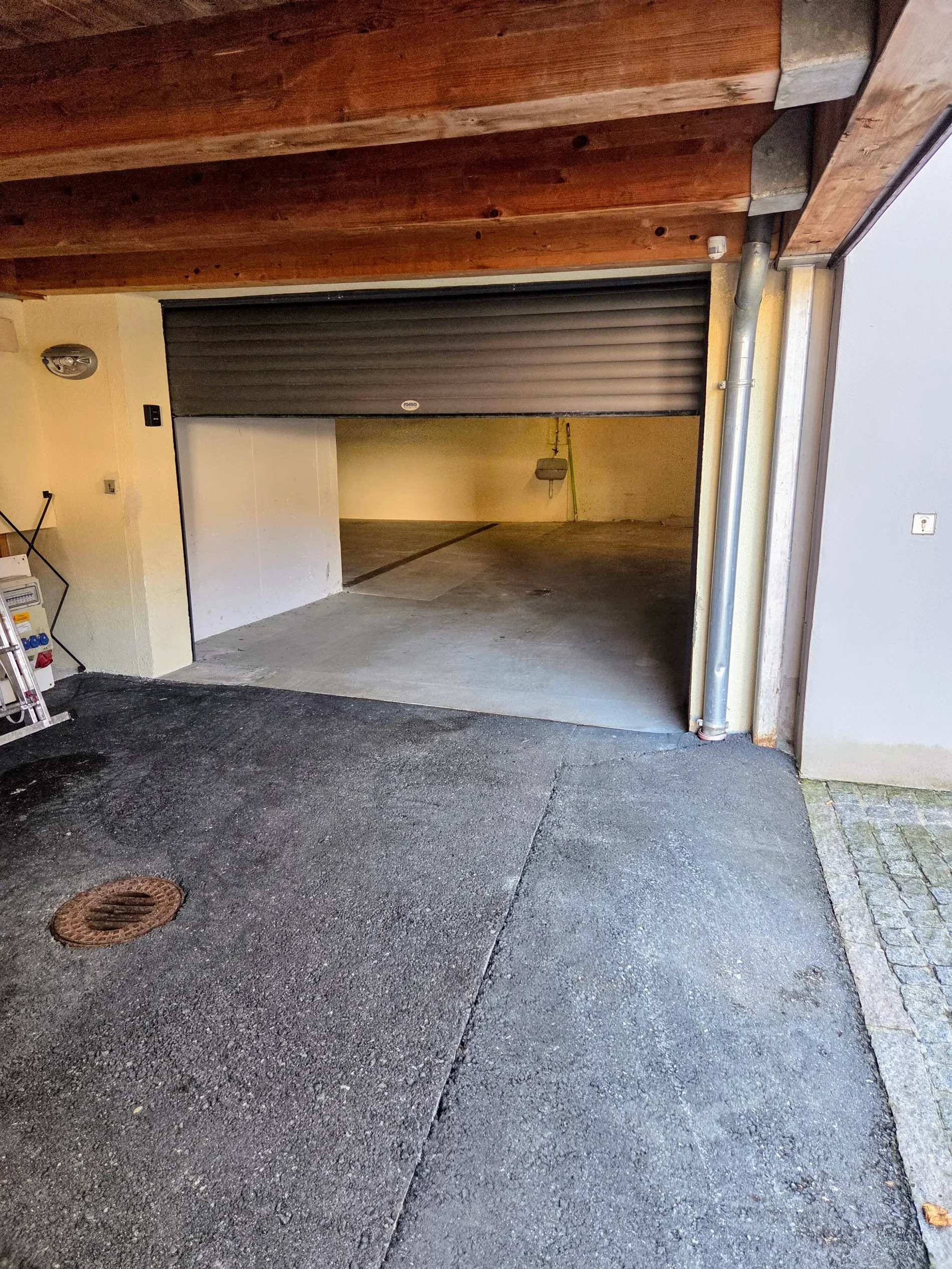 Exterior photo 3