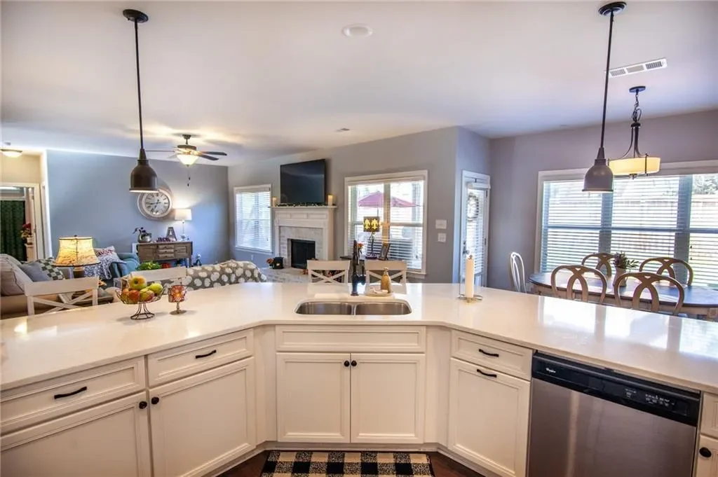 209 LAKESTONE Parkway, Woodstock, Georgia, United States. - Photo 16