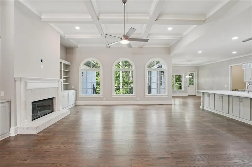 Gallery photo 2