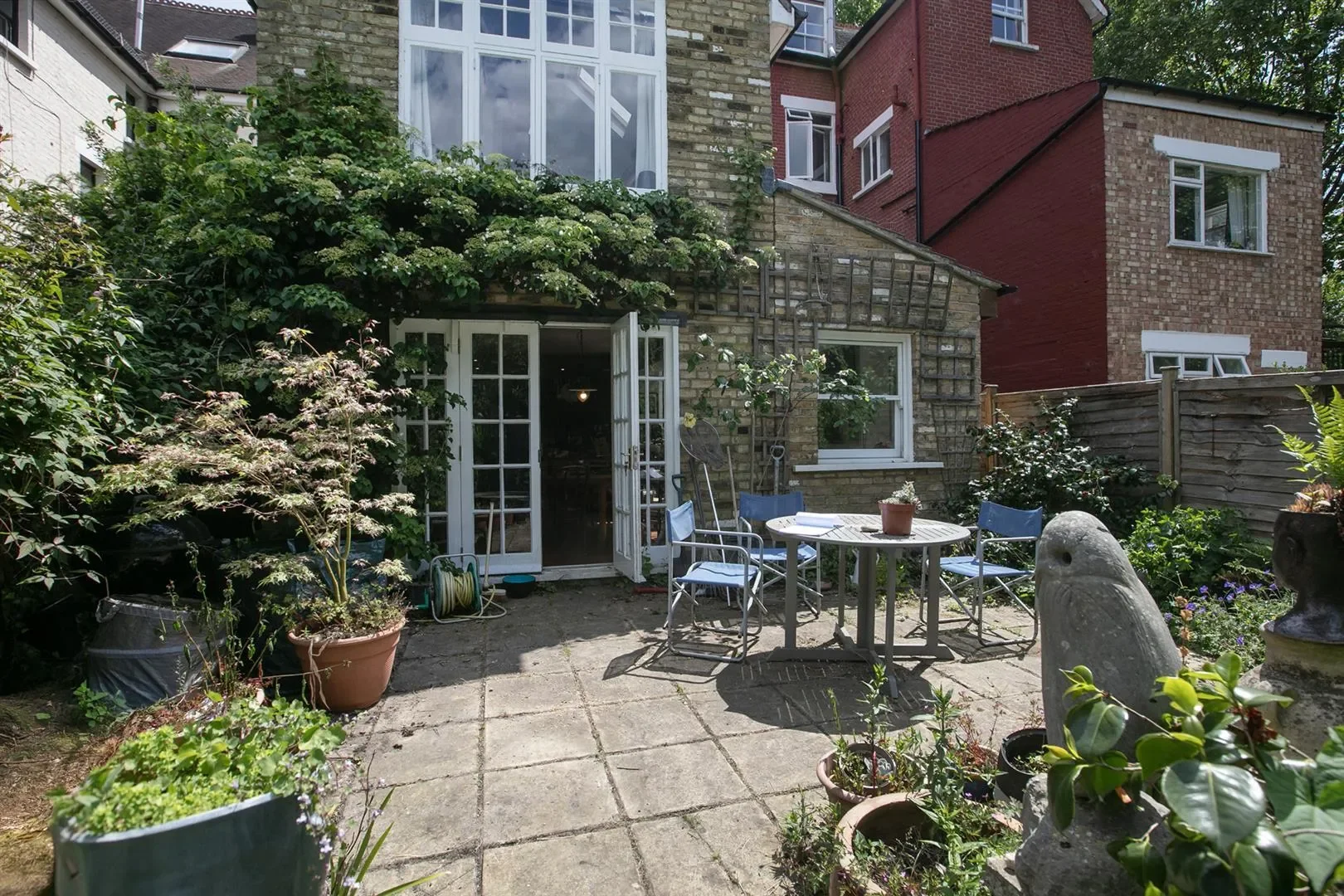 Exterior photo 7