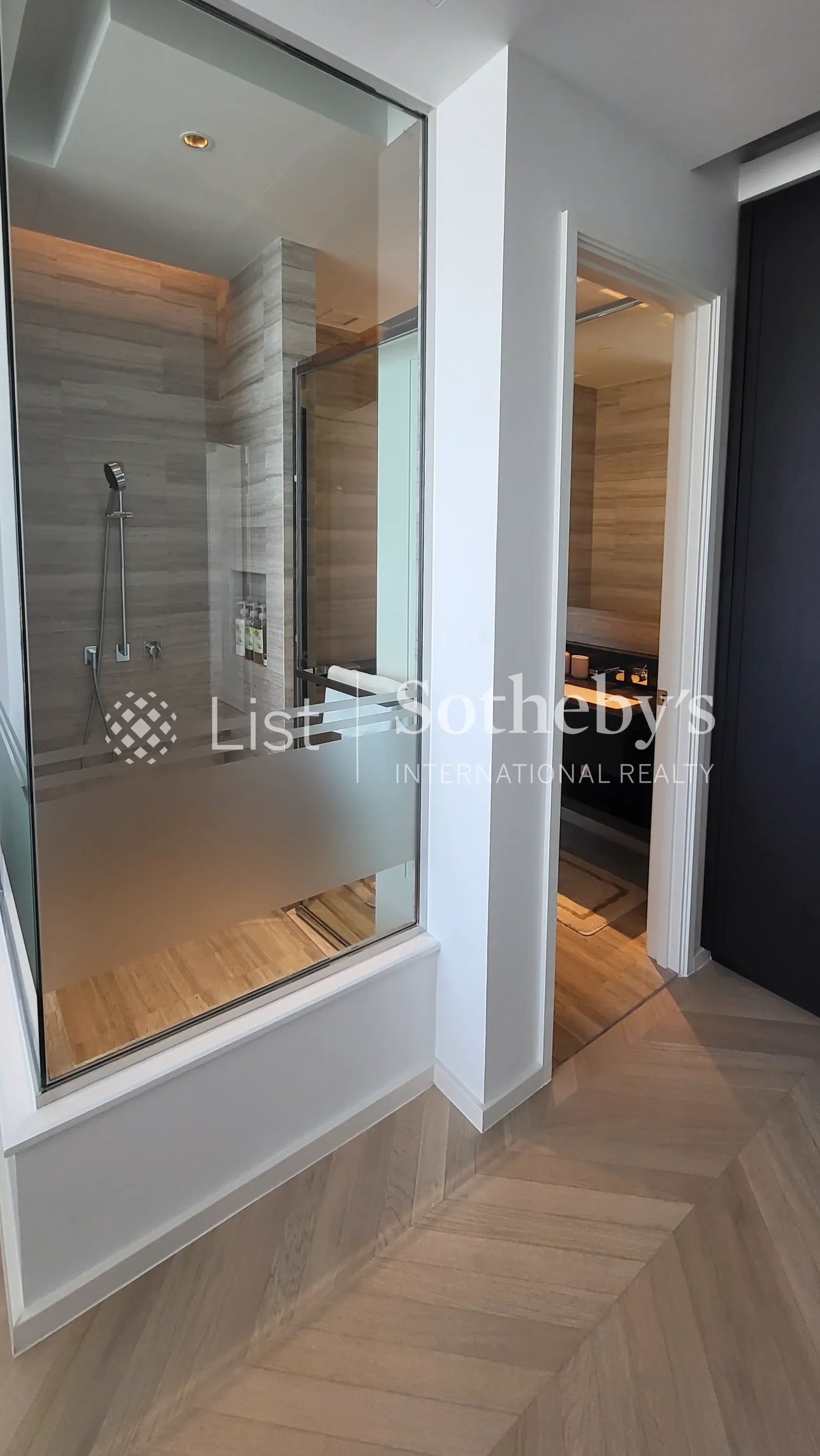 Gallery photo 9