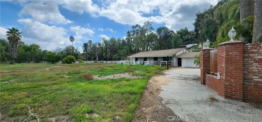 5546 PARADISE VALLEY Road, Hidden Hills, California, United States. - Photo 2