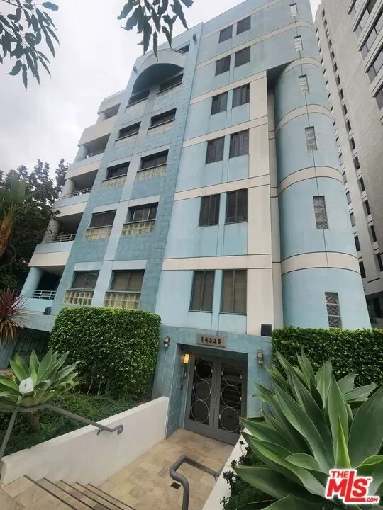 10336 Wilshire Boulevard 703, Los Angeles, California, United States. - Photo 5