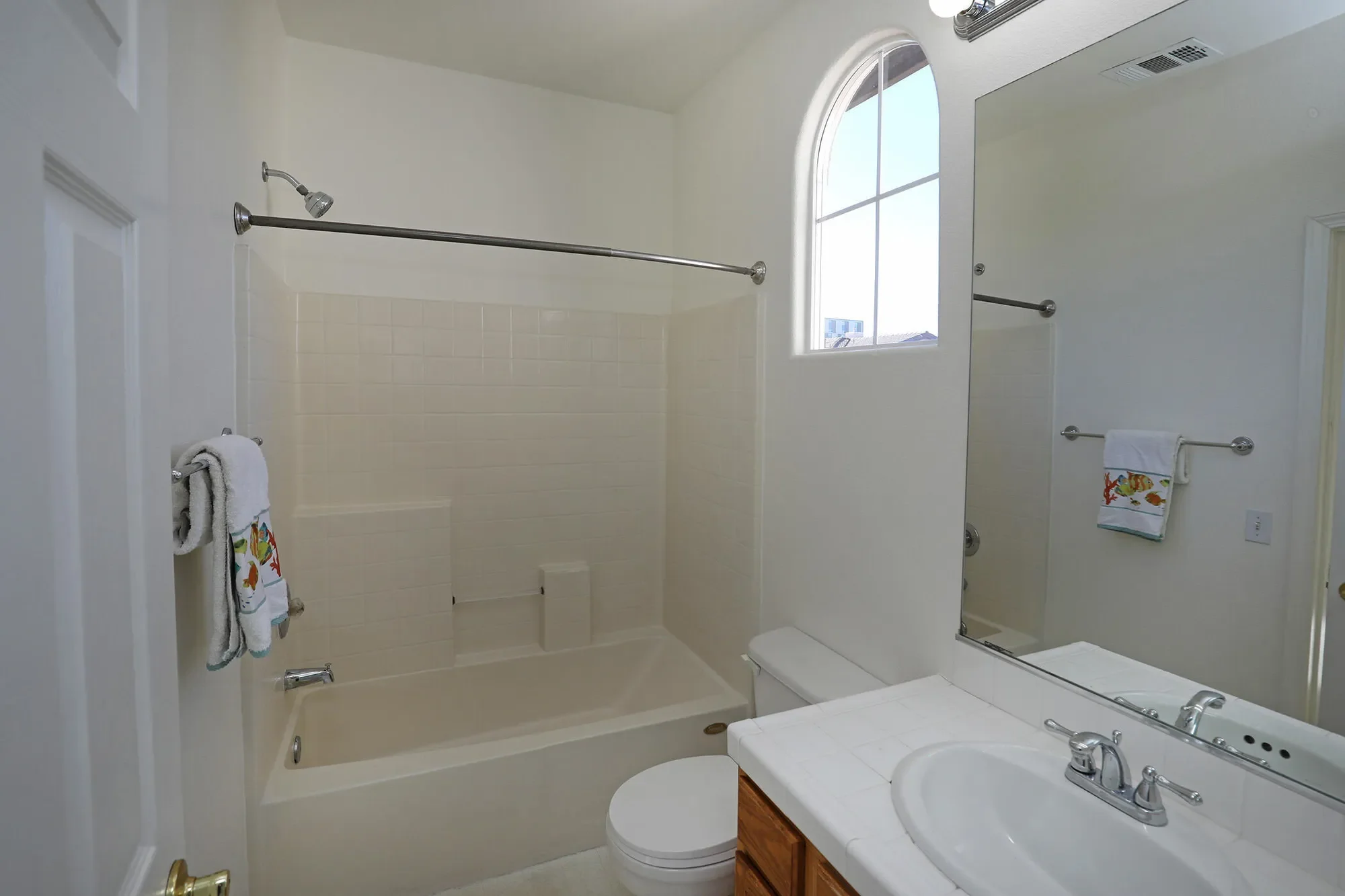 562 Poppyfield Place, Goleta, California, United States. - Photo 14