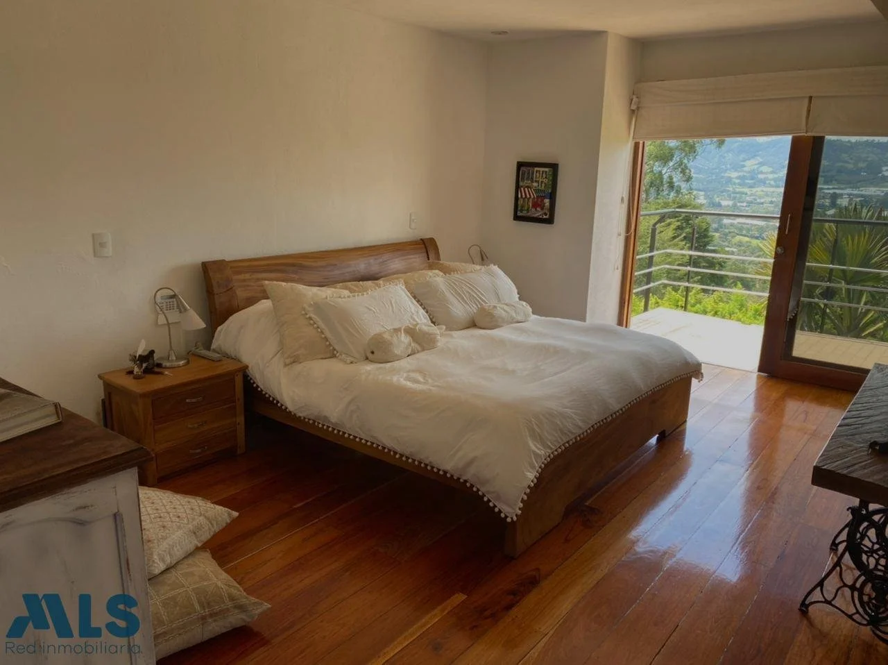 Gallery photo 1
