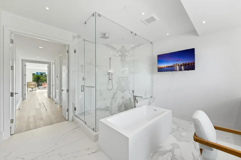 14 N Isla Bahia Dr , Fort Lauderdale, FL 33316, Fort Lauderdale, Florida, United States. - Photo 47