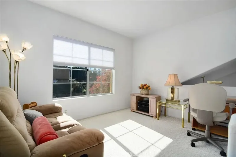 785 Trousdale Street, Oak Park, California, United States. - Photo 14