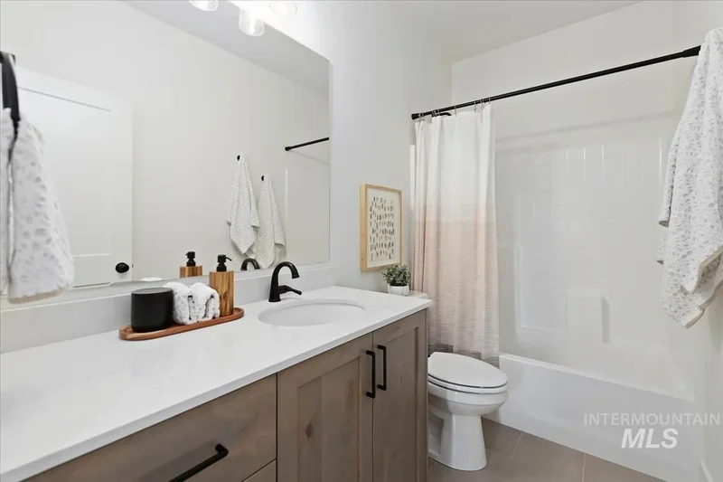 6370 N Barholm Ln, Eagle, ID 83616, Meridian, Idaho, United States. - Photo 18