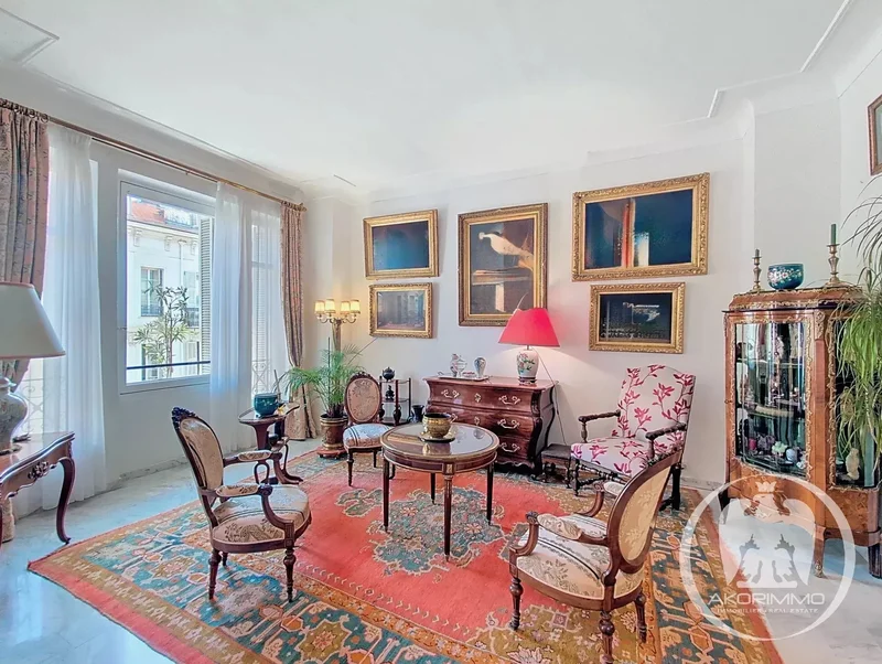 Nice Centre Appartement Bourgeois Elevated floor 112m² - cellar