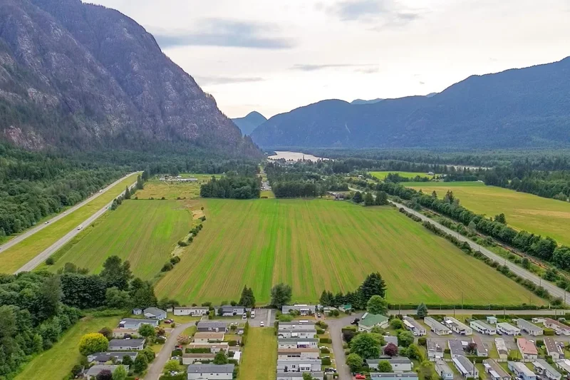 62600 Flood Hope Road, Hope, BC, V0X1L2, CANADA, Hope, British Columbia, Canada. - Photo 4