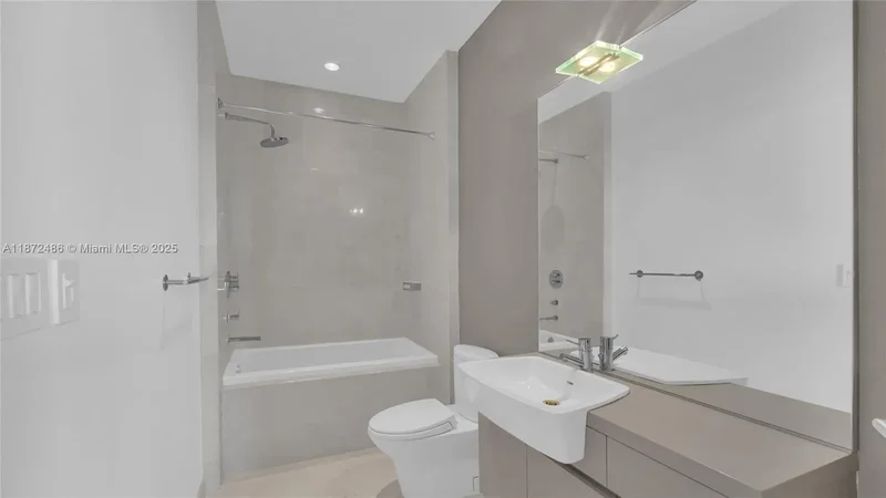 200 Biscayne Boulevard Way Unit PH5402, Miami, FL 33131, Miami, Florida, United States. - Photo 15