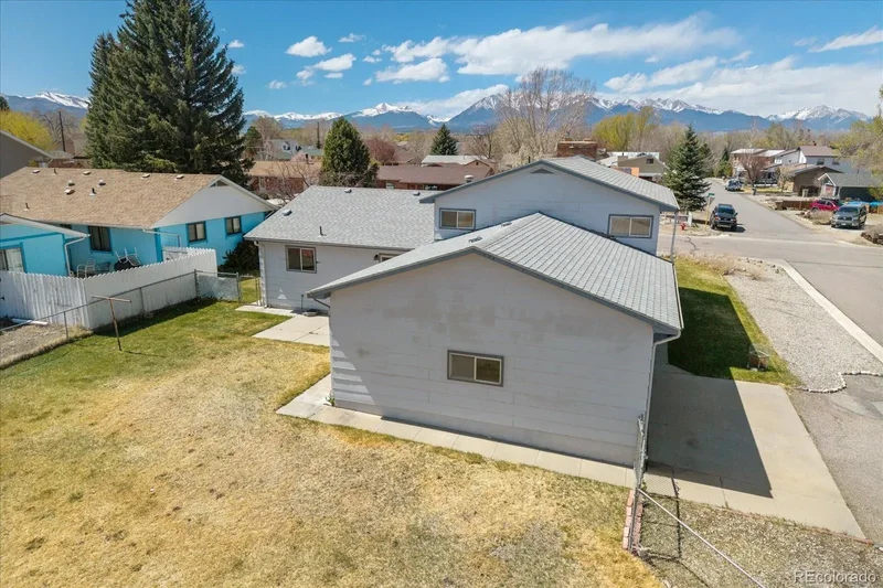 4 Bedrooms Single Family Detached