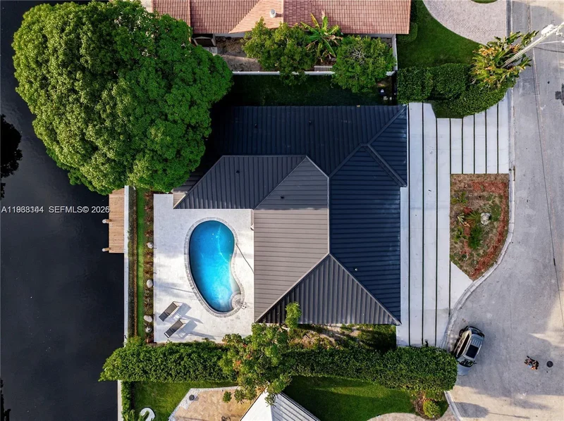 5561 NE 28th Ave, Fort Lauderdale, Florida, United States. - Photo 37