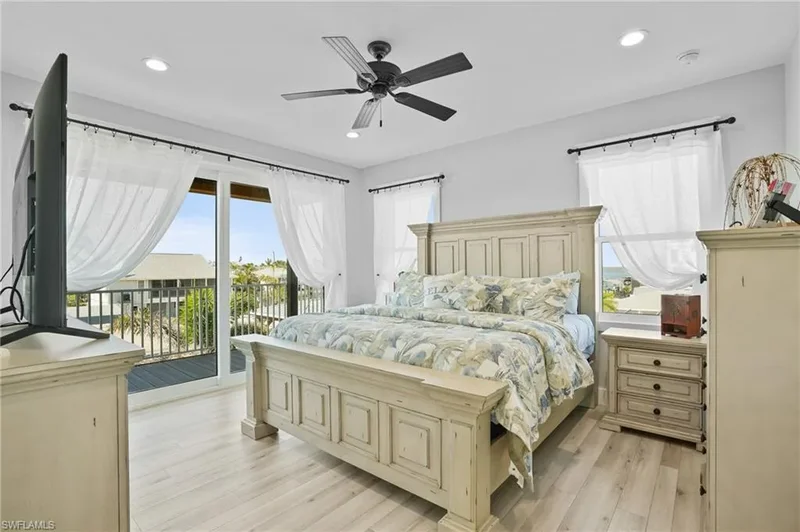189 Curlew ST, Fort Myers Beach, Florida, United States. - Photo 9