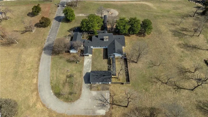123 Shields Drive, Holiday Island, AR 72631, Eureka Springs, Arkansas, United States. - Photo 28