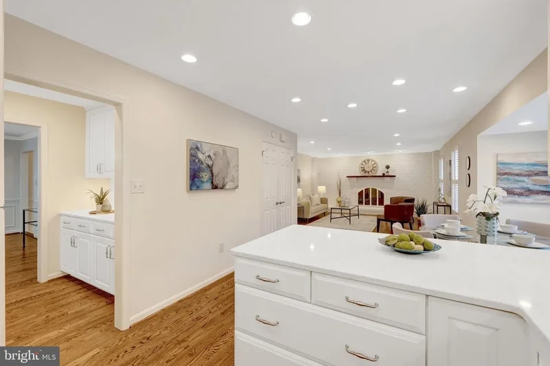 933 HOLLY CREEK DR, GREAT FALLS, VA, 22066, USA, Great Falls, Virginia, United States. - Photo 16