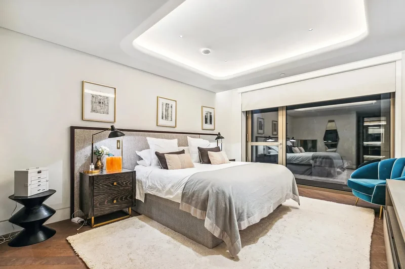 Stanhope Gate, Mayfair, W1K, London, England, United Kingdom. - Photo 3