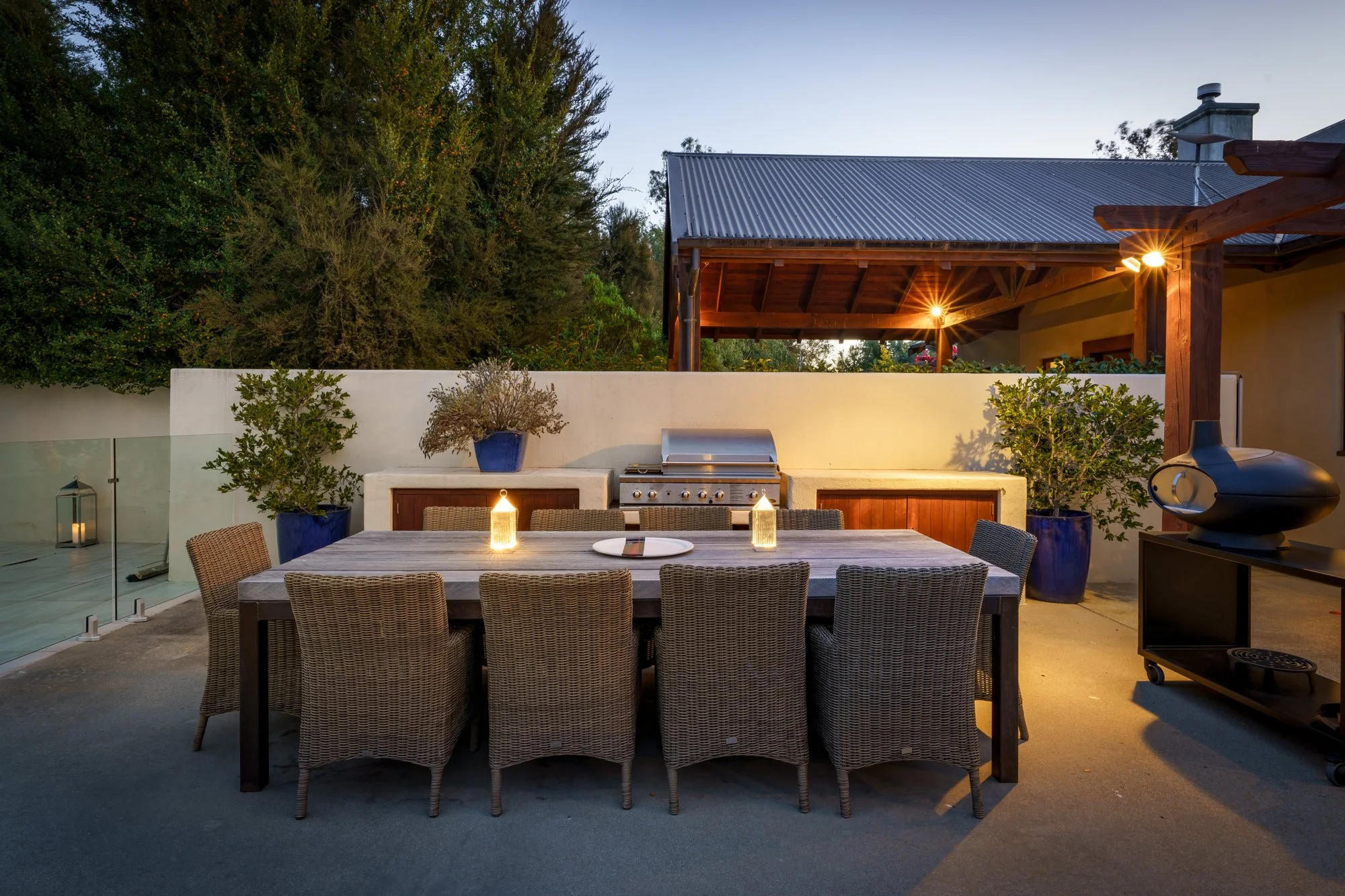 Exterior photo 5