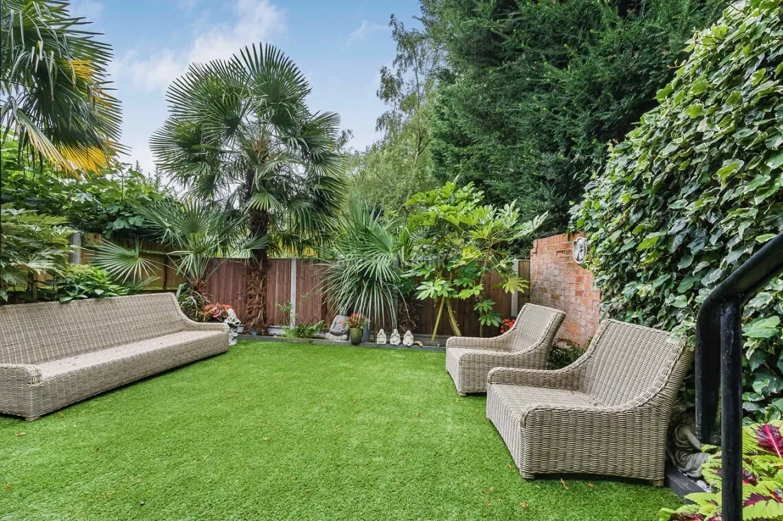 Angel Cottages, Mill Hill Village, London, England, United Kingdom. - Photo 17