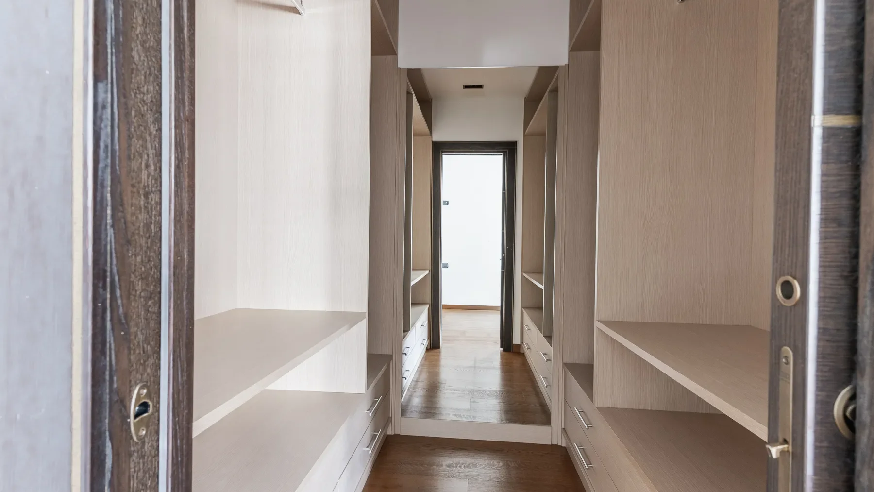 Via Giuseppe Frua, Lombardia, Milan, Lombardy, Italy. - Photo 30
