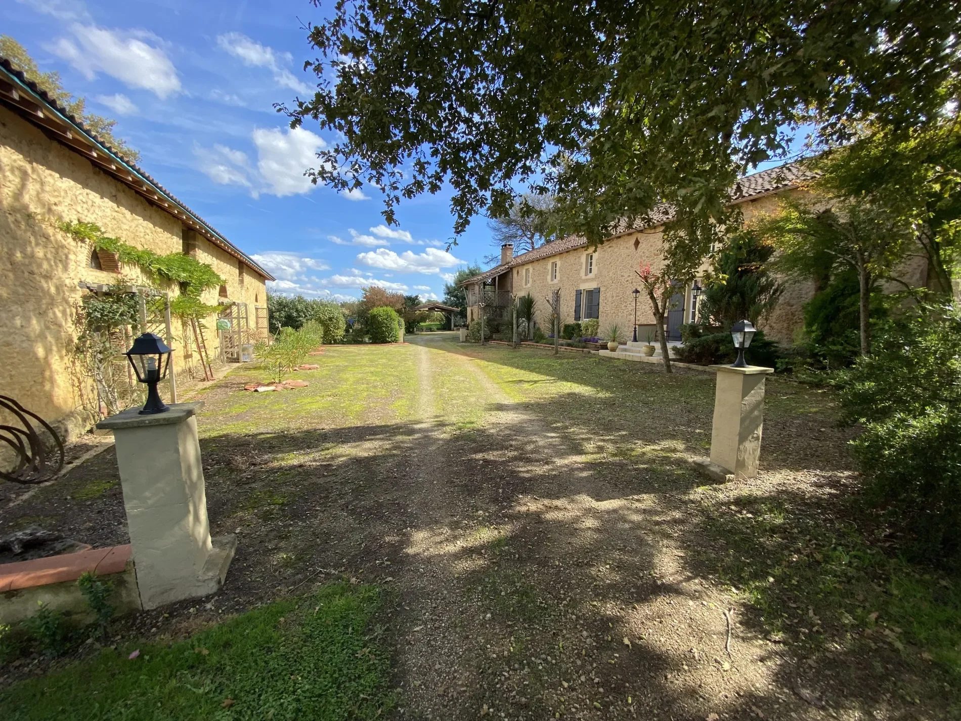 Cazaubon, Occitanie, France. - Photo 17
