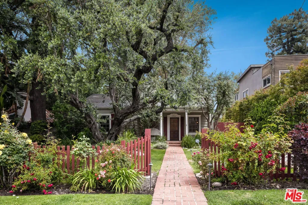 14235 Greenleaf Street, Los Angeles, California, United States. - Photo 3