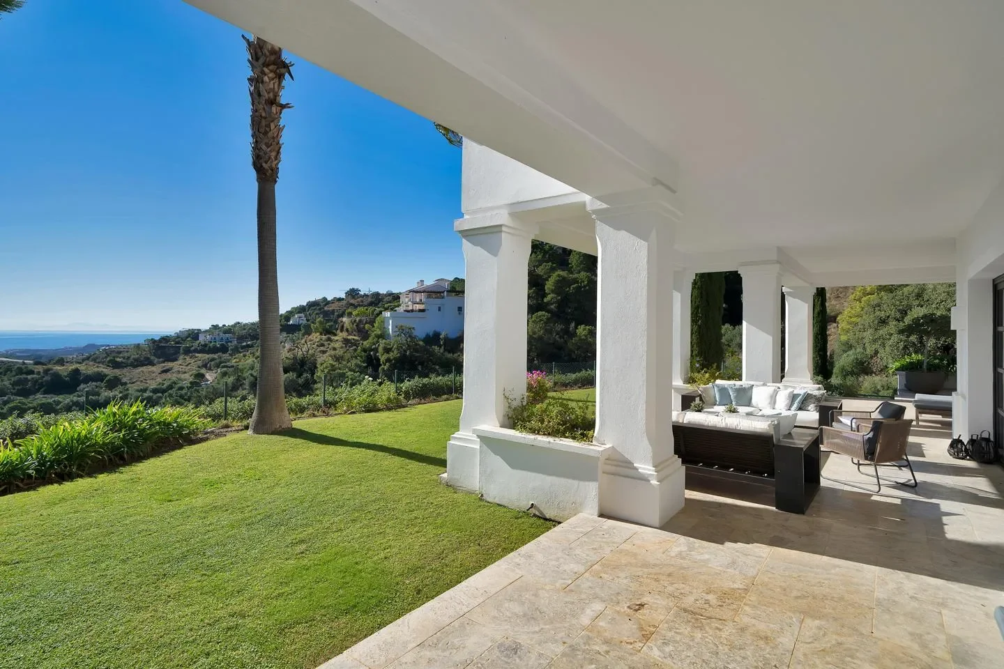 Exterior photo 11