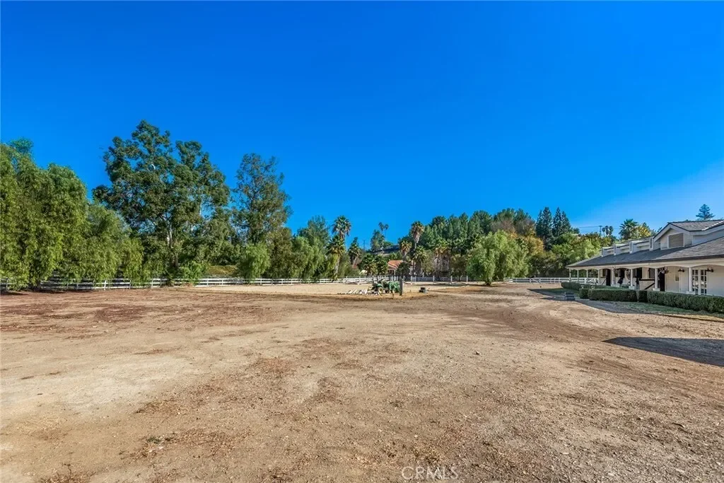 5547 PARADISE VALLEY Road, Hidden Hills, California, United States. - Photo 7