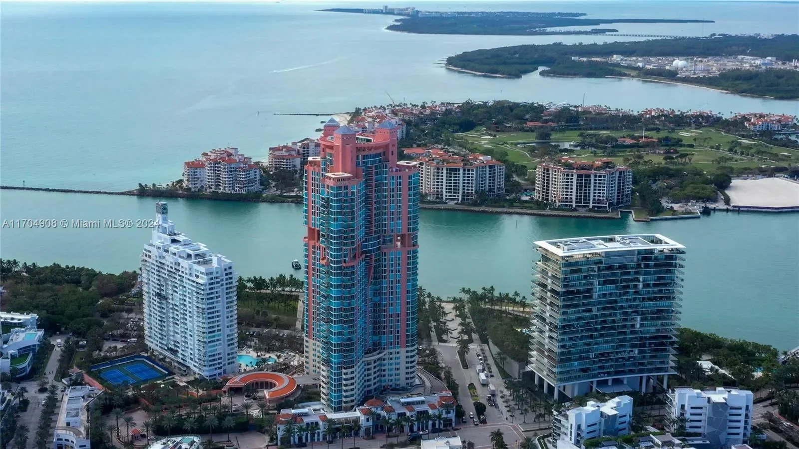 300 S Pointe Dr, #PH-5, Miami Beach, Florida, United States. - Photo 9