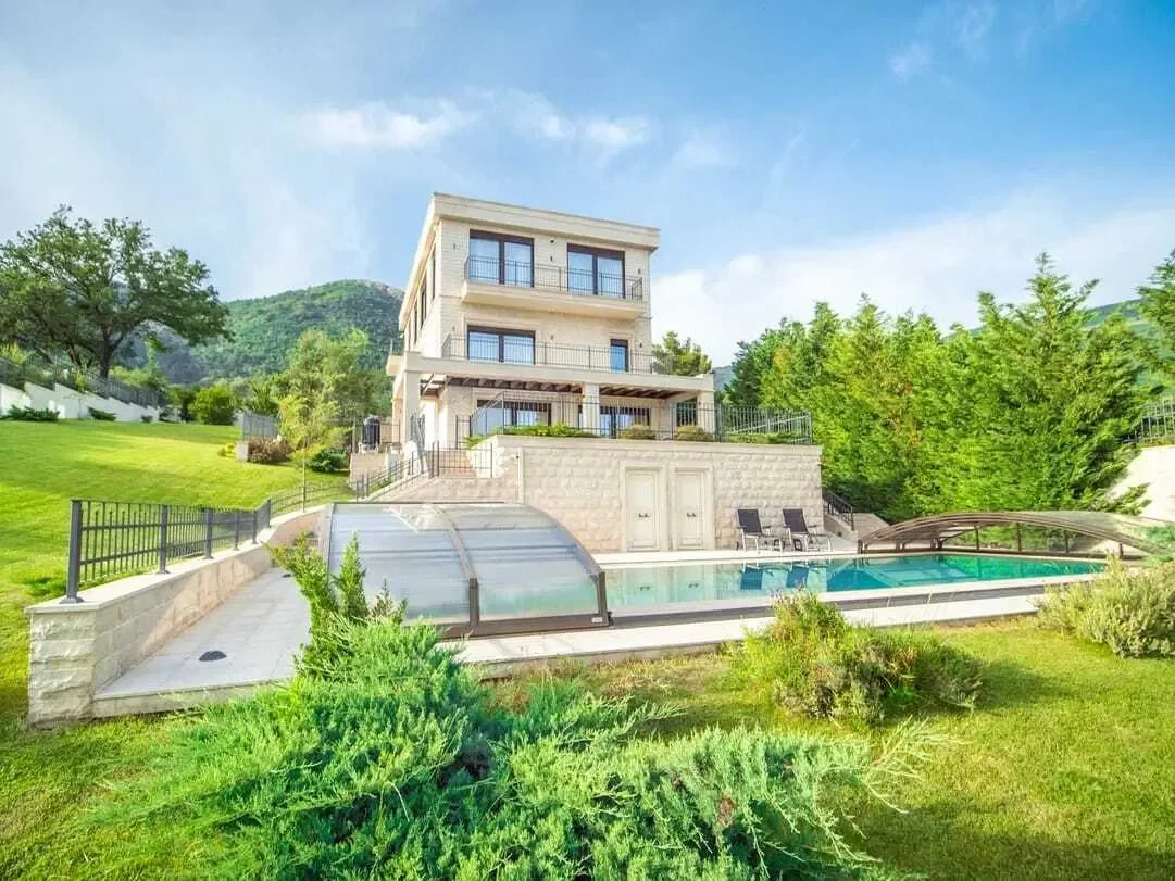 Tivat, Mrčevac, Montenegro. - Photo 2