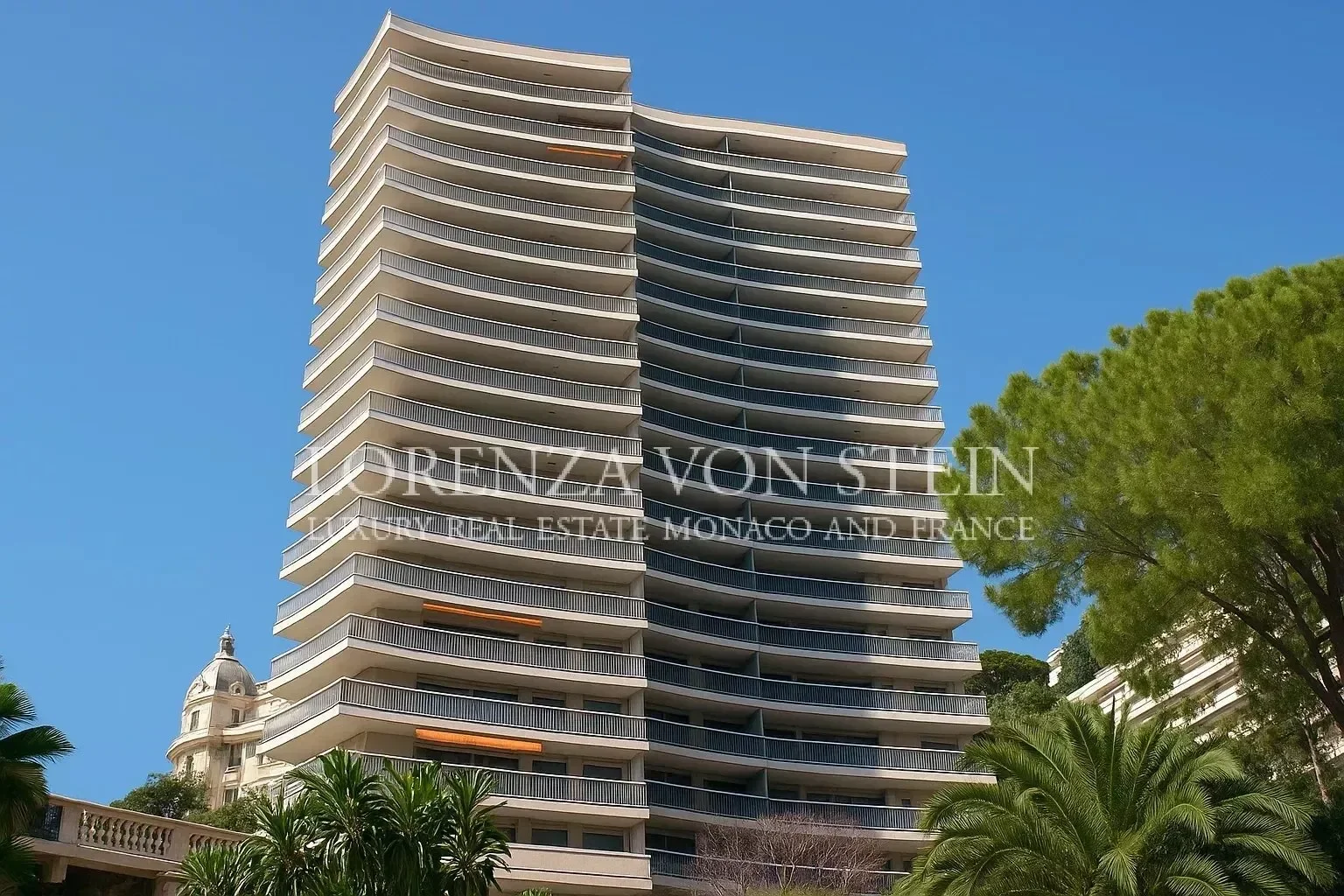 Exterior photo 1