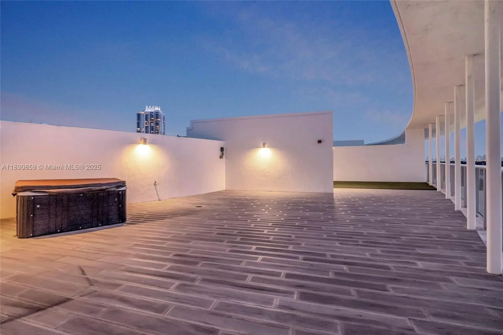 6620 Indian Creek Dr PH711, Miami Beach, Florida, United States. - Photo 61