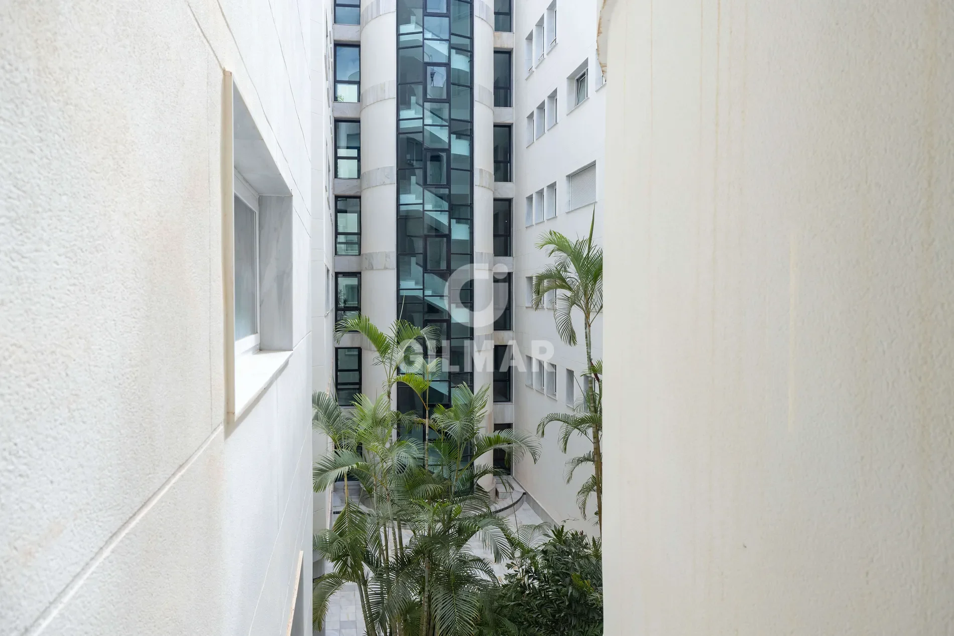 Exterior photo 8