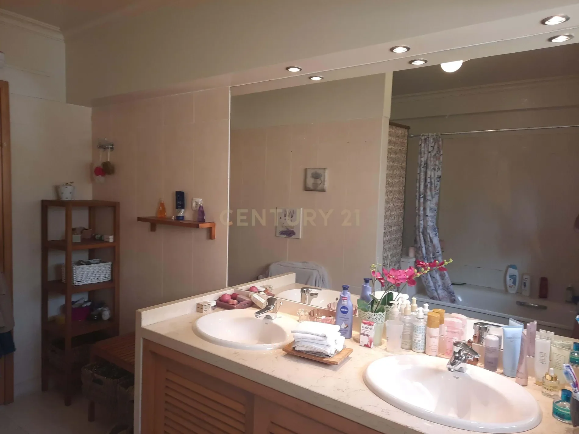 Gallery photo 6