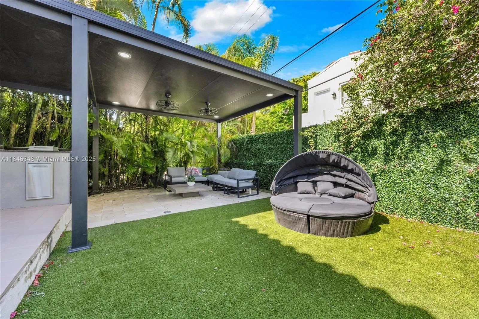 1117 Alberca St, Coral Gables, Florida, United States. - Photo 32