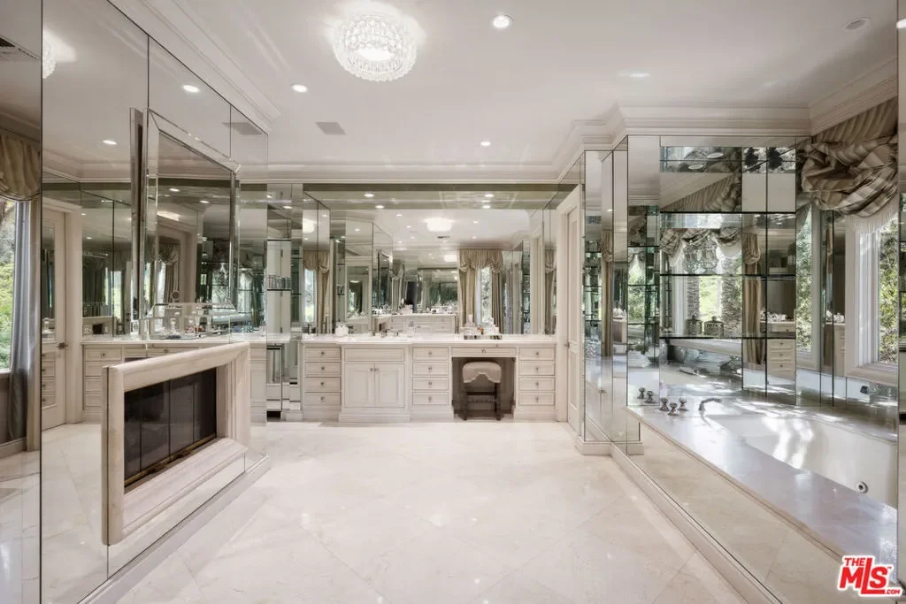 1160 Chantilly Road, Los Angeles, California, United States. - Photo 25